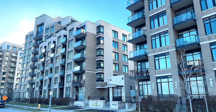 410-131 Upper Duke Crescent, Markham, ON, L6G 0C9