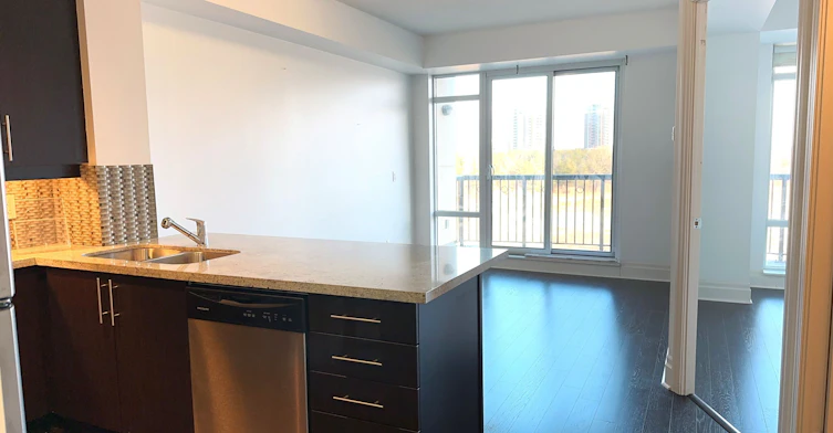 410-131 Upper Duke Crescent, Markham, ON, L6G 0C9 - 6