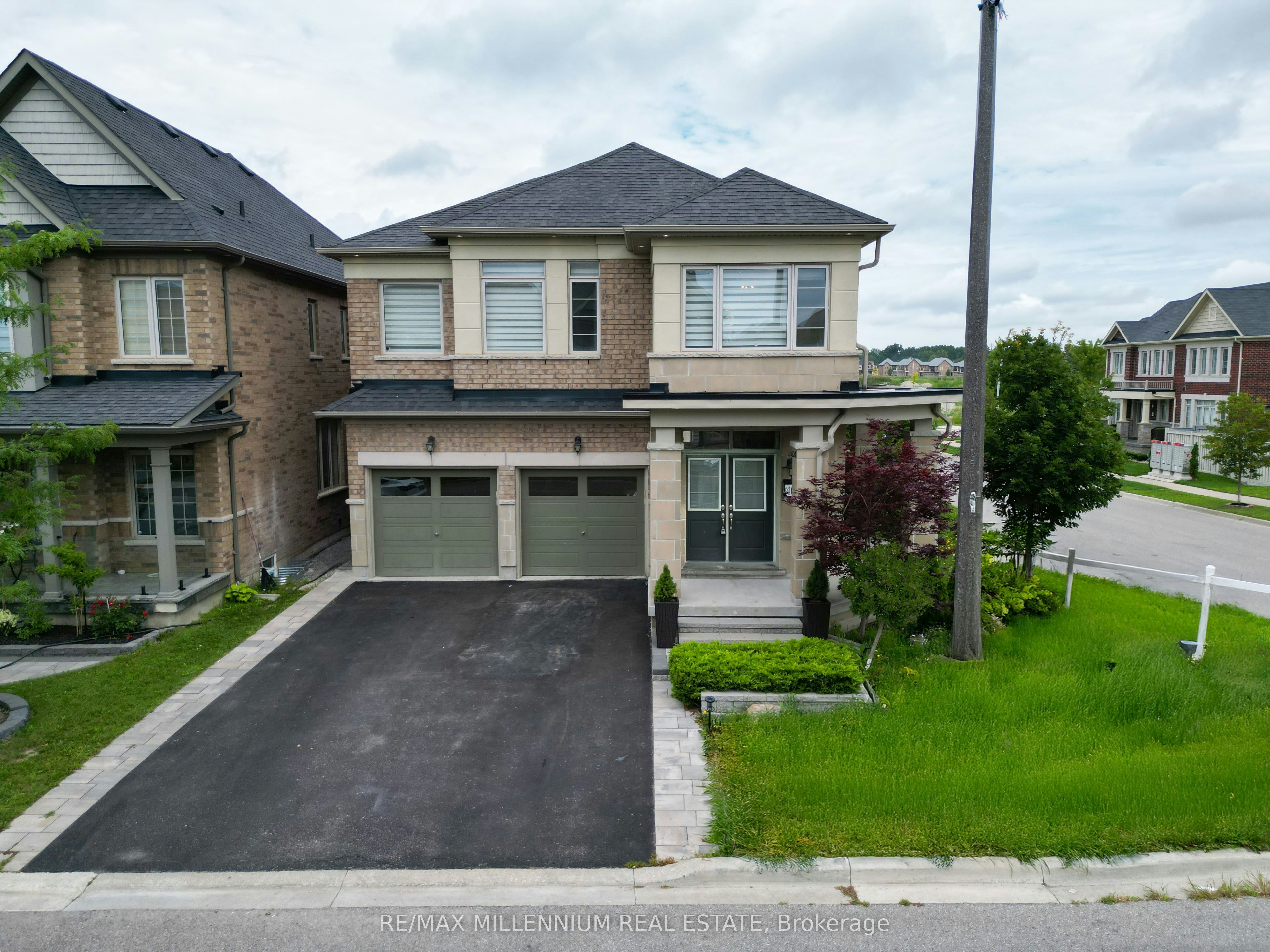 40 Frederick Pearson Street, East Gwillimbury, ON, L9N 0R8