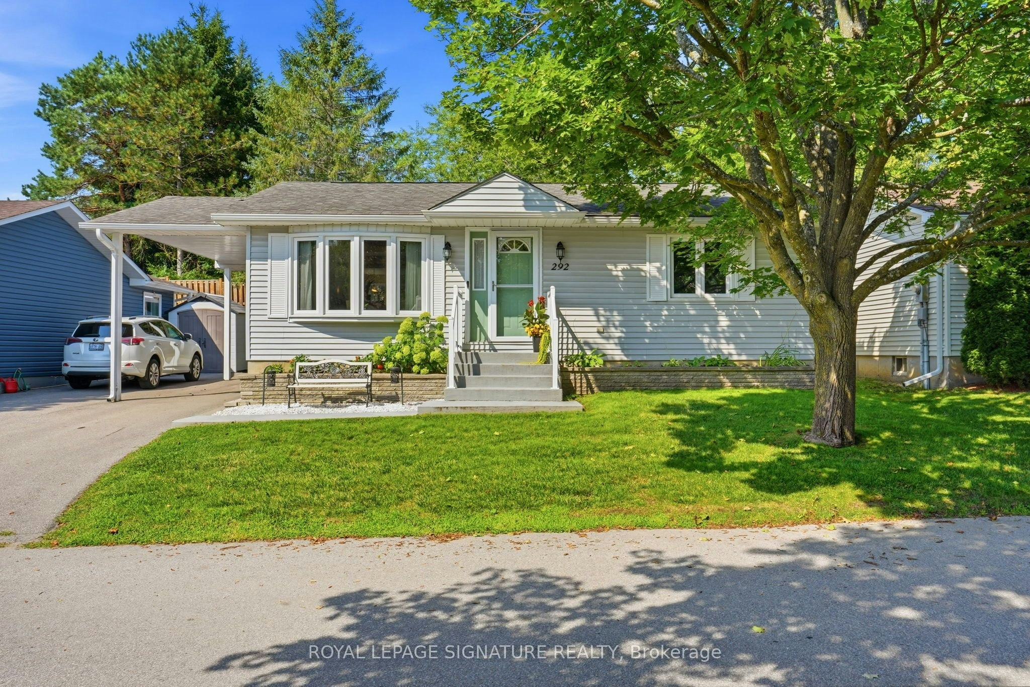 292 Jeff Smith Court, Newmarket, ON, L3Y 8C5