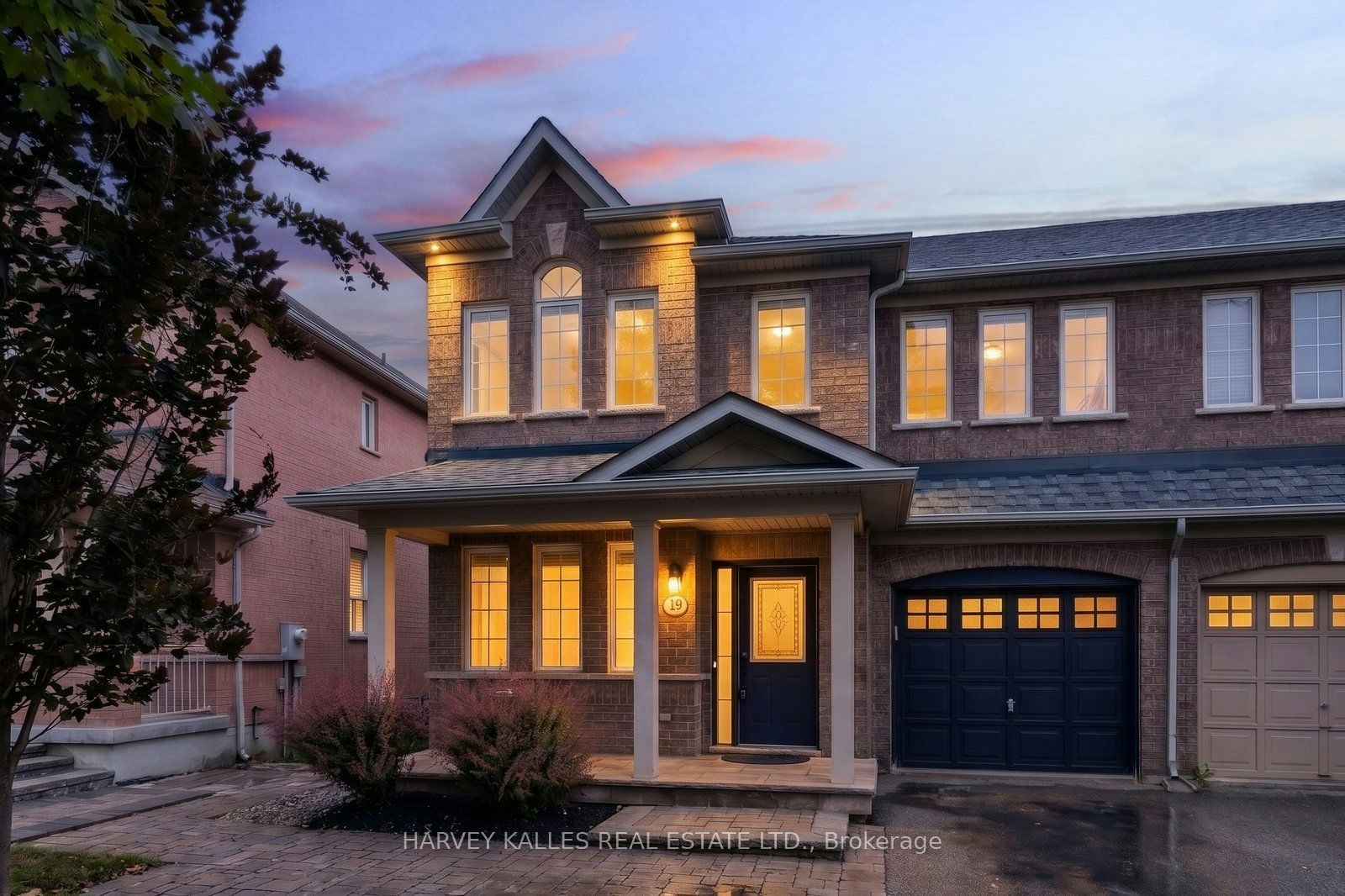 19 Starr Crescent, Aurora, ON, L4G 7X4