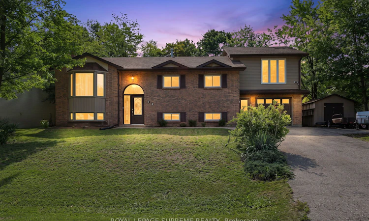 12 Pridham Crescent