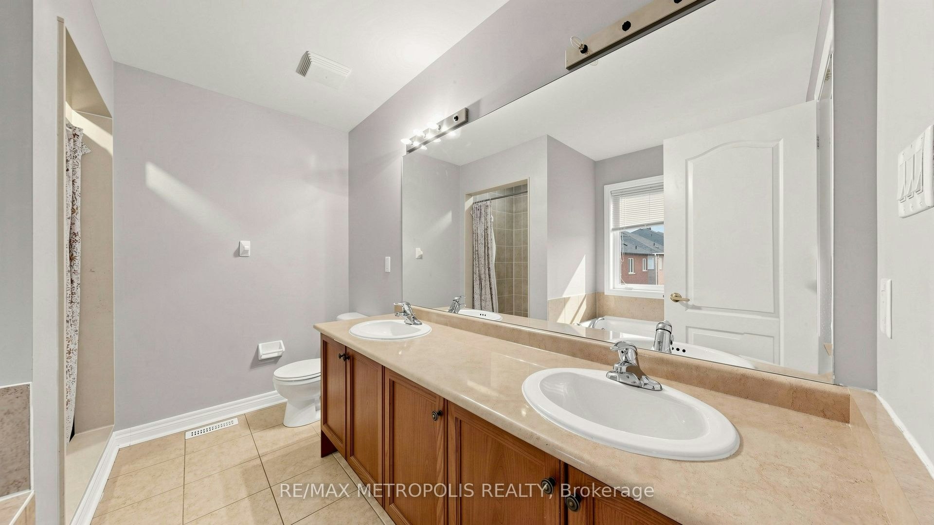 138 Yakefarm Boulevard, Whitchurch-Stouffville, ON, L4A 0R8 - 10