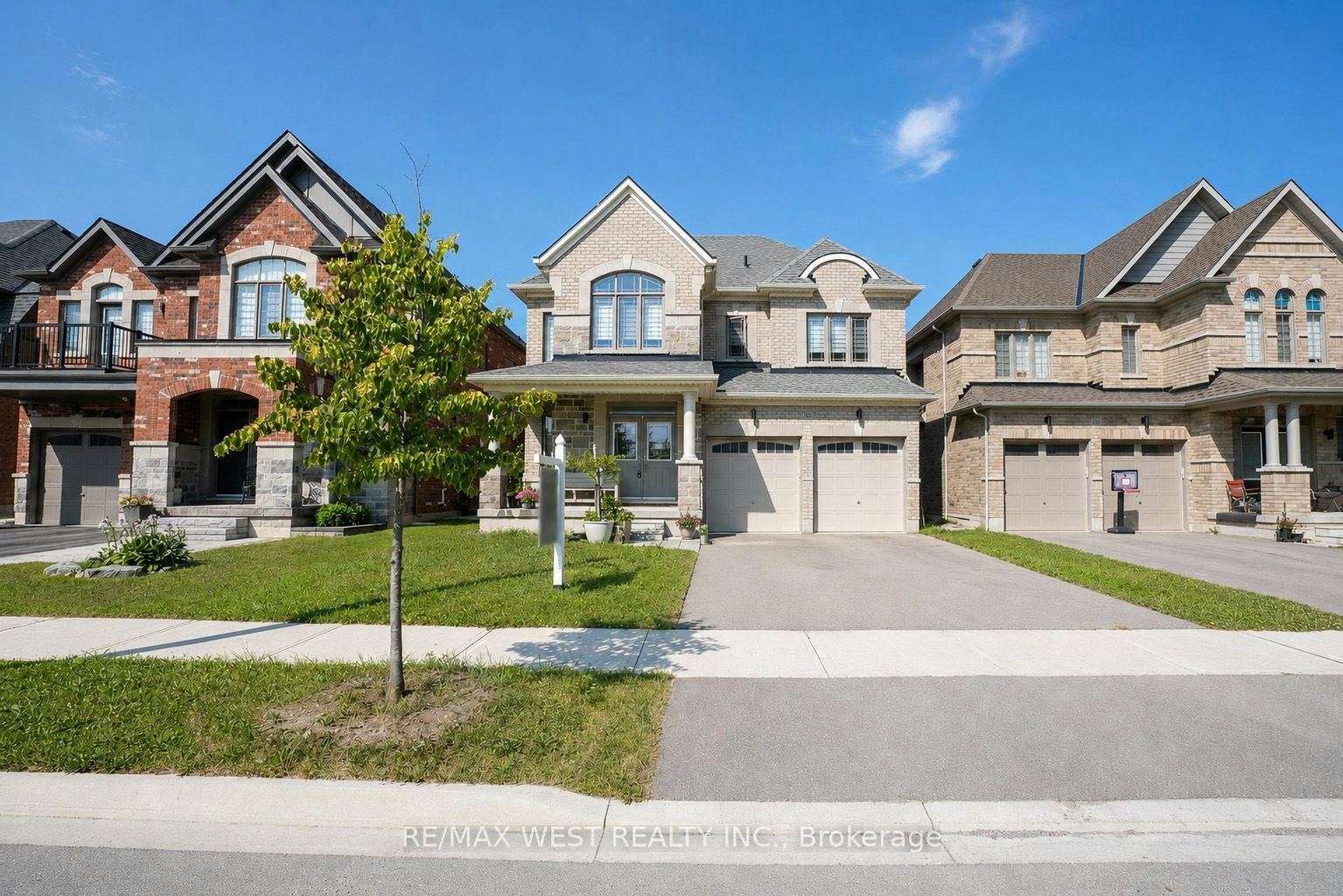 206 Dog Wood Boulevard, East Gwillimbury, ON, L9N 0X1