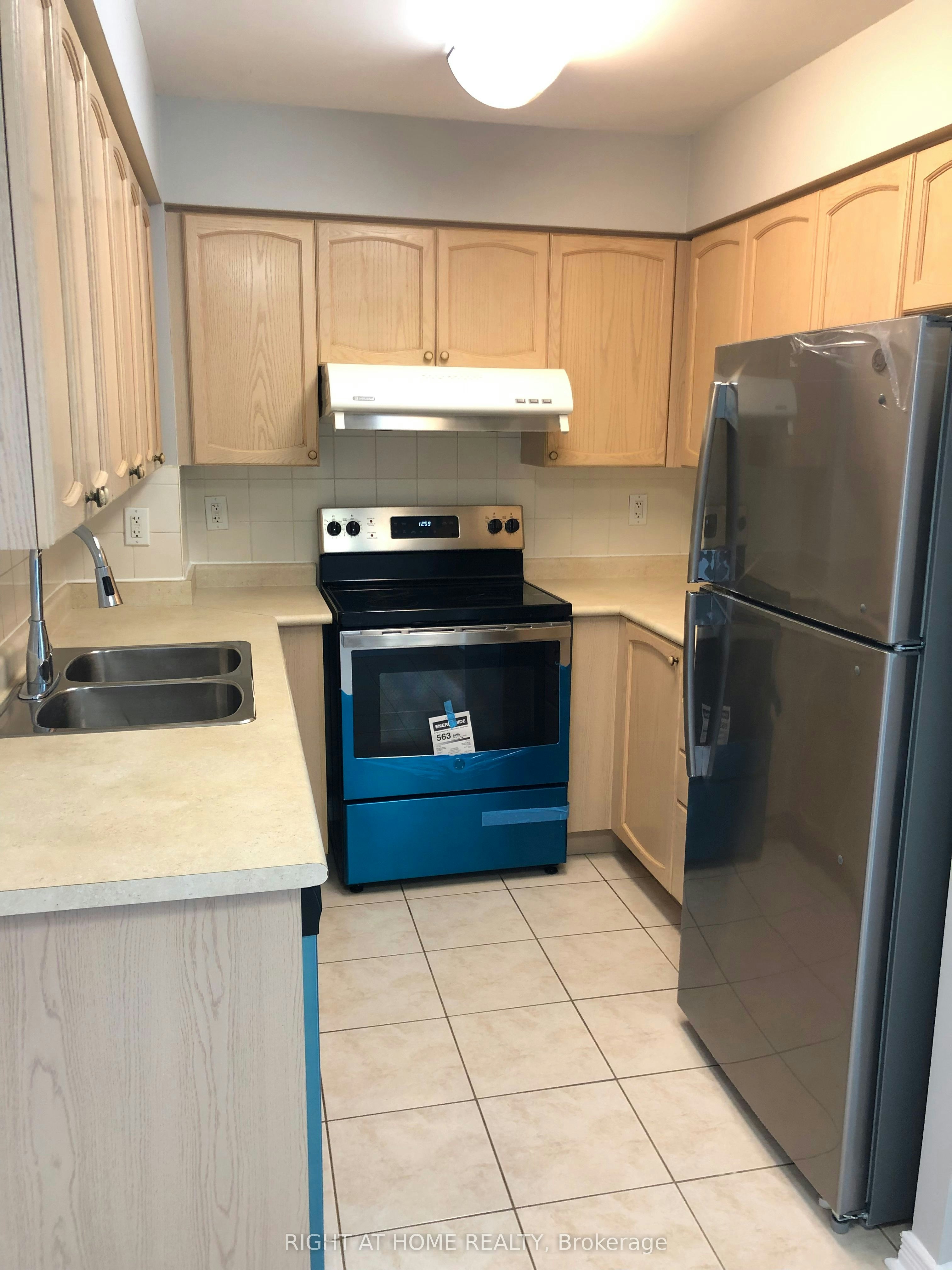 1103-23 Oneida Crescent, Richmond Hill, ON, L4B 0A2 - 4