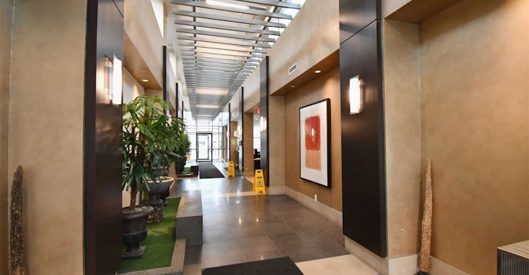 111-1 Upper Duke Crescent, Markham, ON, L6G 0B6 - 22