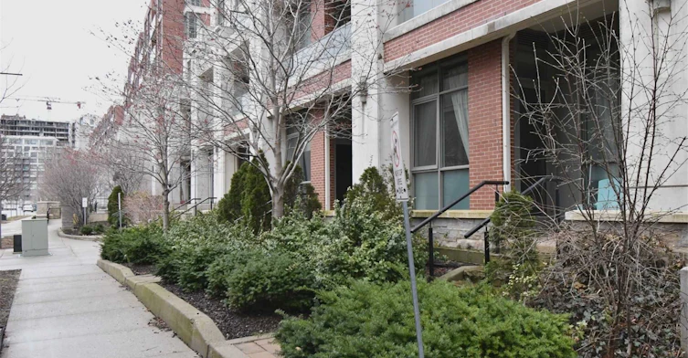 111-1 Upper Duke Crescent, Markham, ON, L6G 0B6 - 20