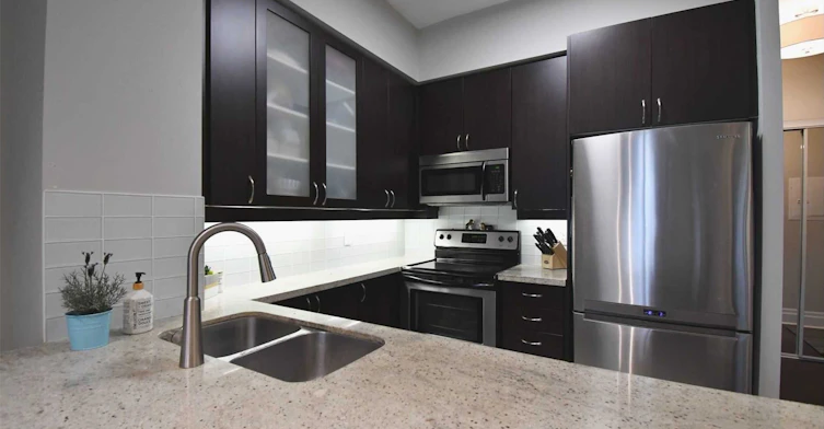 111-1 Upper Duke Crescent, Markham, ON, L6G 0B6 - 13