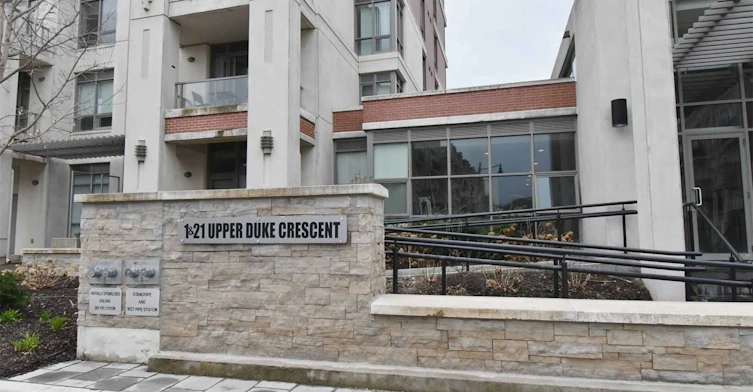 111-1 Upper Duke Crescent, Markham, ON, L6G 0B6 - 2