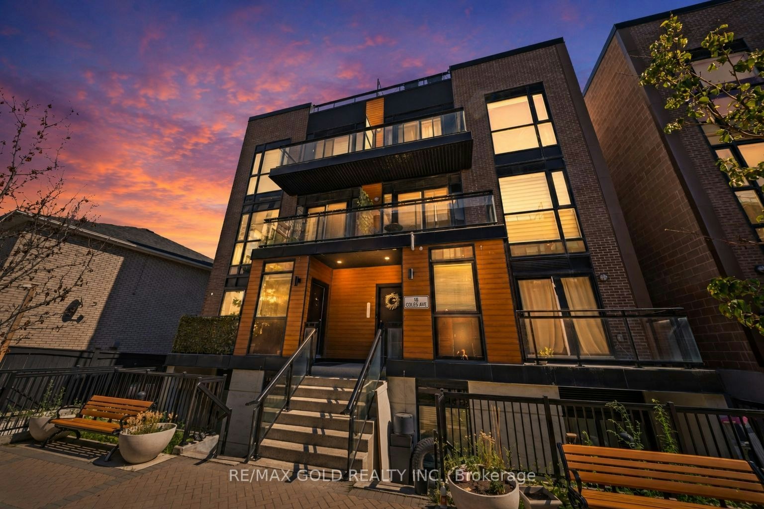 602-18 Coles Avenue, Vaughan, ON, L4L 1L9
