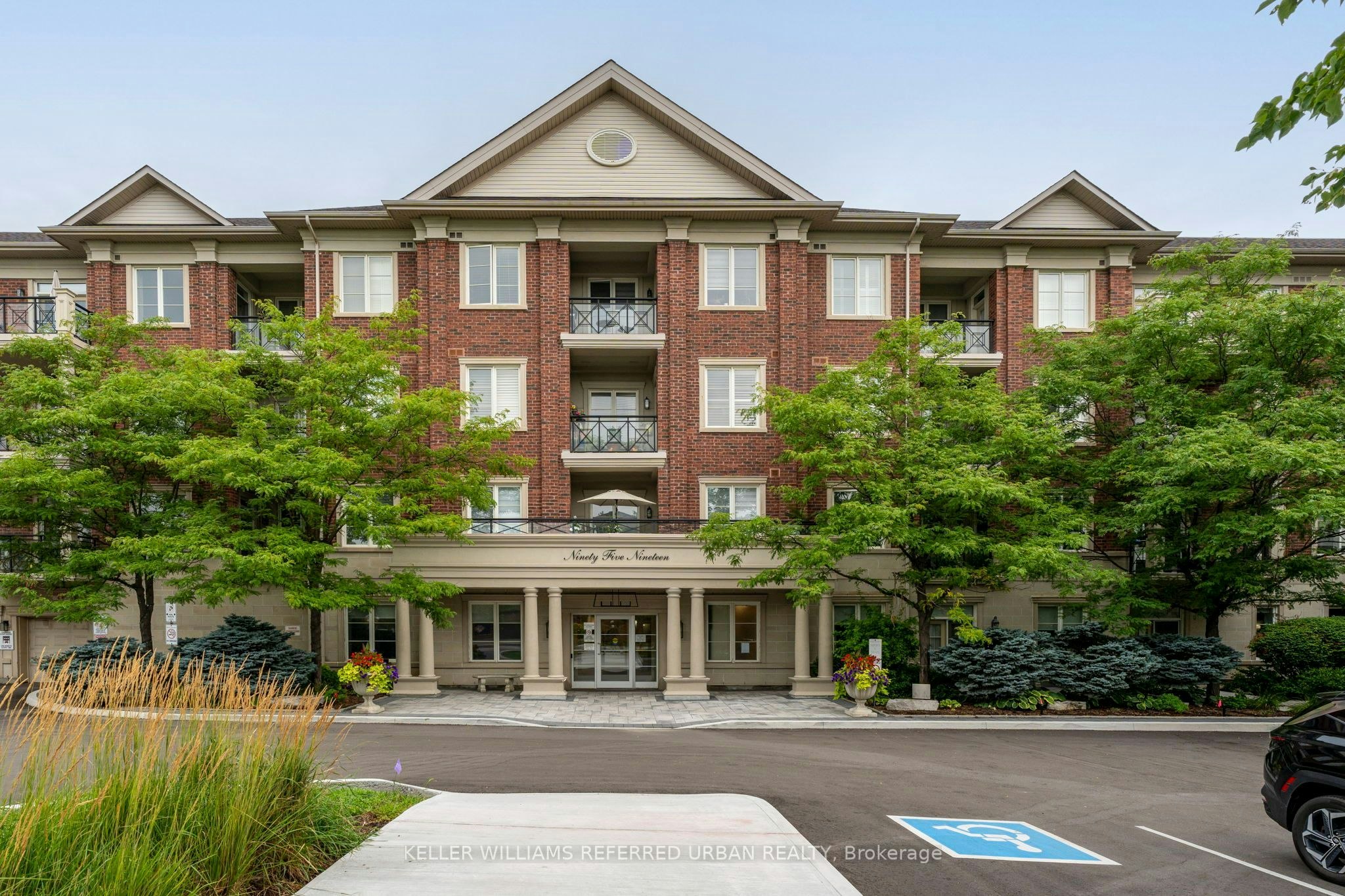 212-9519 Keele Street, Vaughan, ON, L6A 4A2