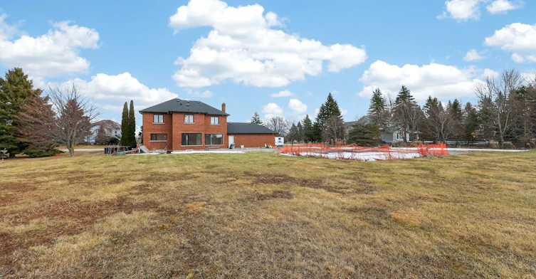 8 Brownlee Drive, Bradford West Gwillimbury, ON, L3Z 2A4 - 42