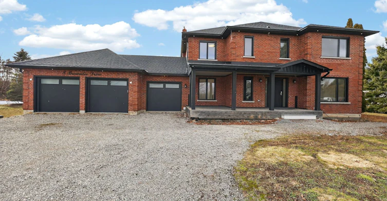 8 Brownlee Drive, Bradford West Gwillimbury, ON, L3Z 2A4 - 2