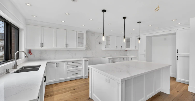 8 Brownlee Drive, Bradford West Gwillimbury, ON, L3Z 2A4 - 18