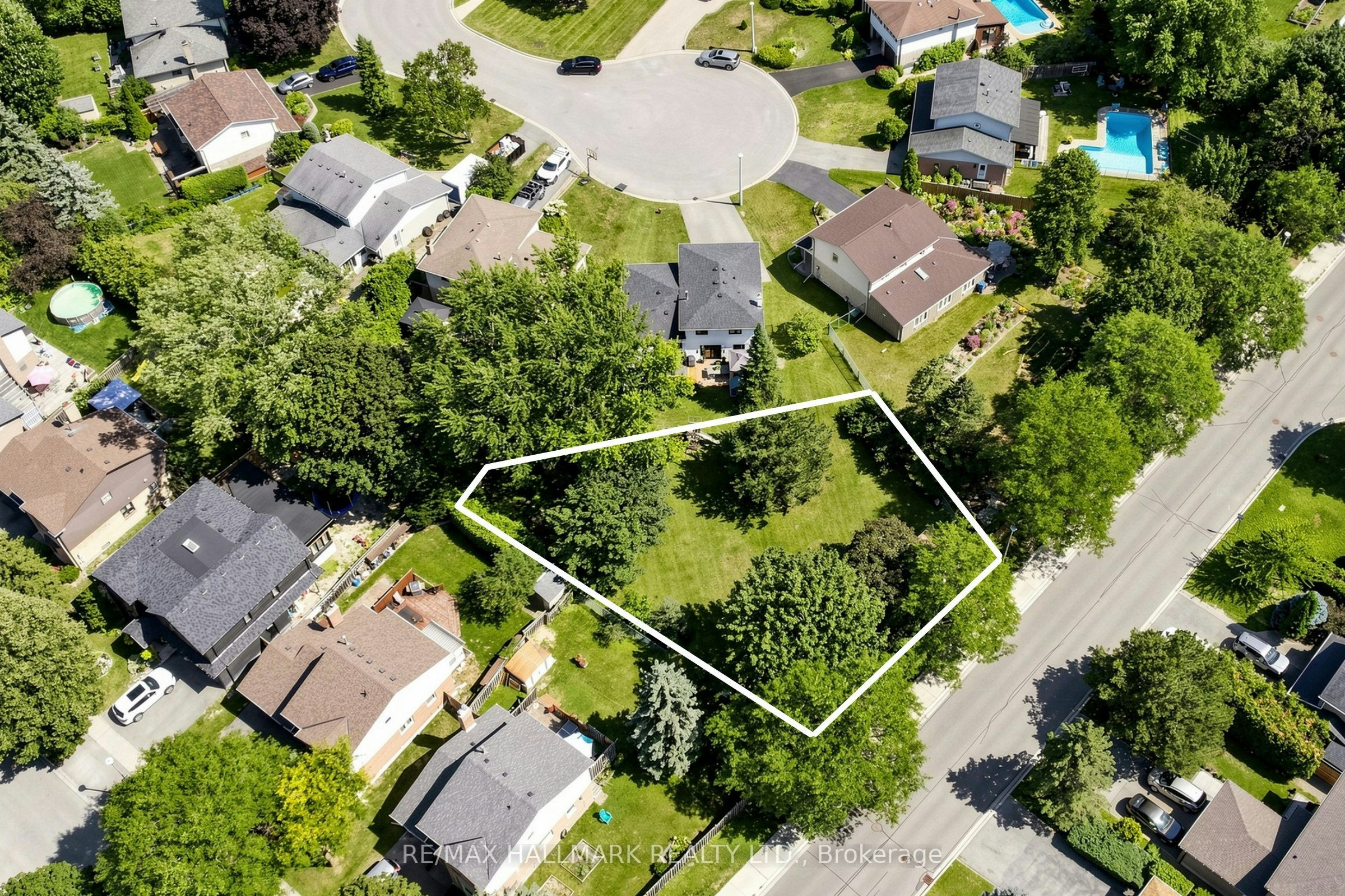 Part 2-20 Oak Court, Aurora, ON, L4G 3J6