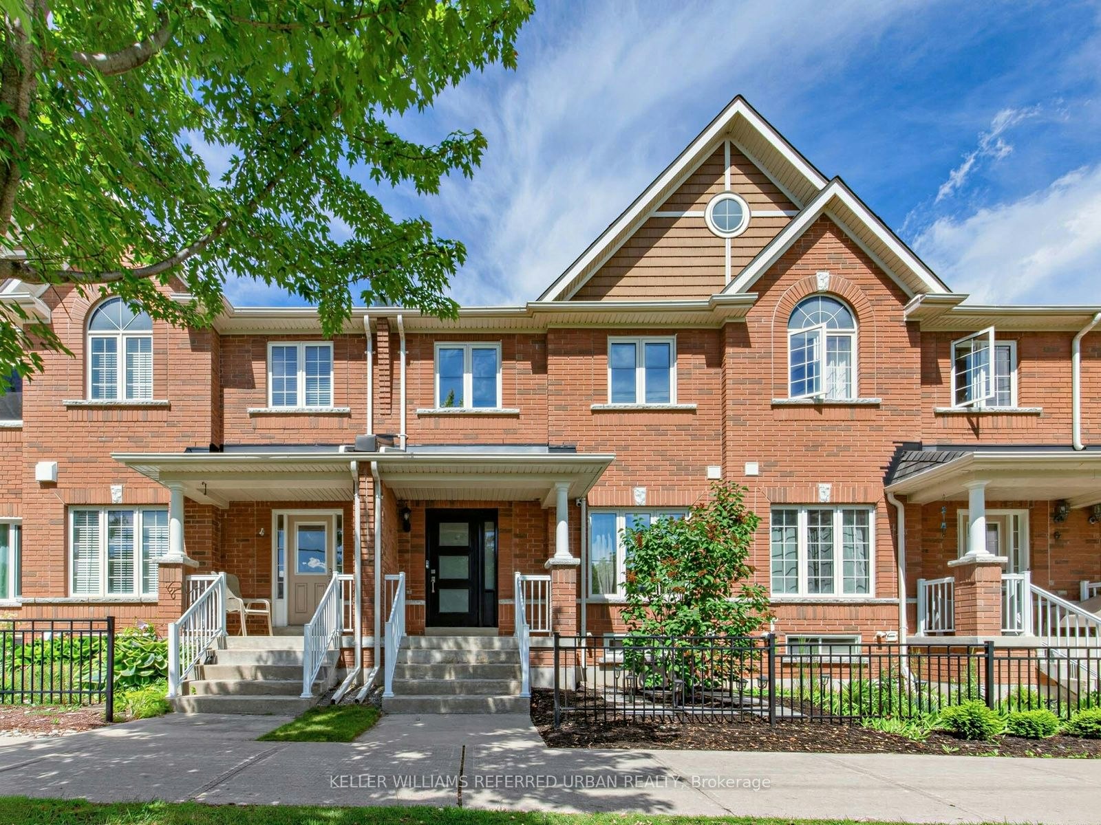 5 Caserta Street, Georgina, ON, L4P 0E6
