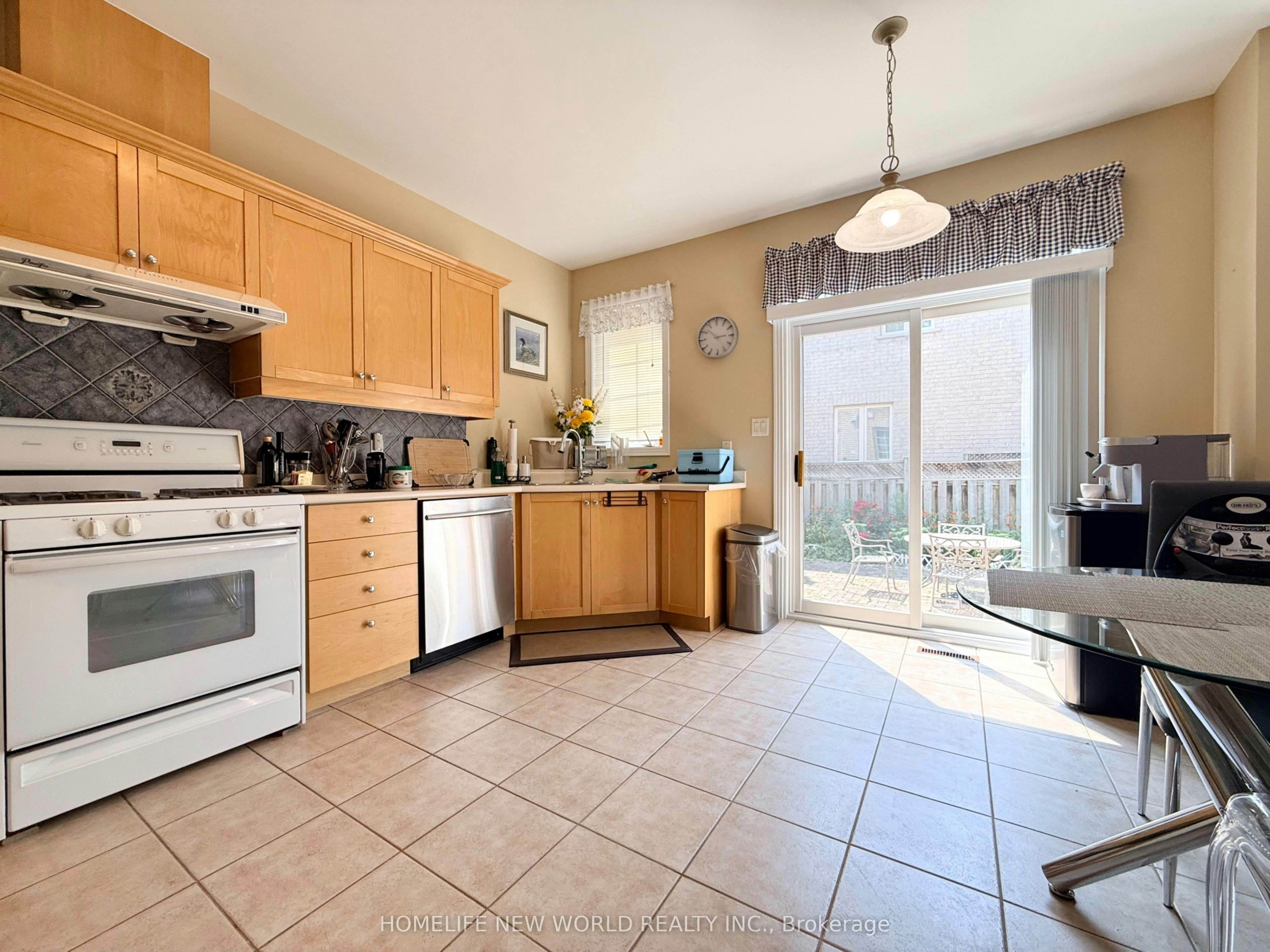 63 Southbrook Crescent, Markham, ON, L6C 2H3 - 18