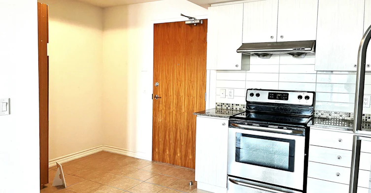 821-8323 Kennedy Road W, Markham, ON, L3R 5W7 - 3