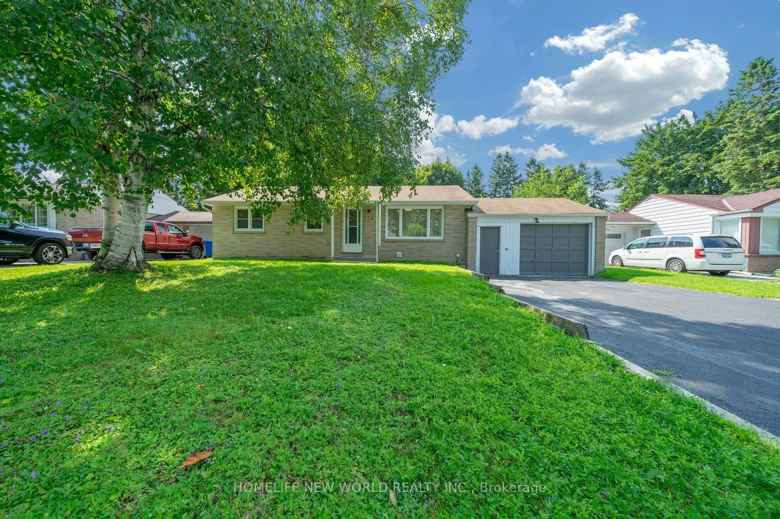 736 Grace Street, Newmarket, ON, L3Y 2L3