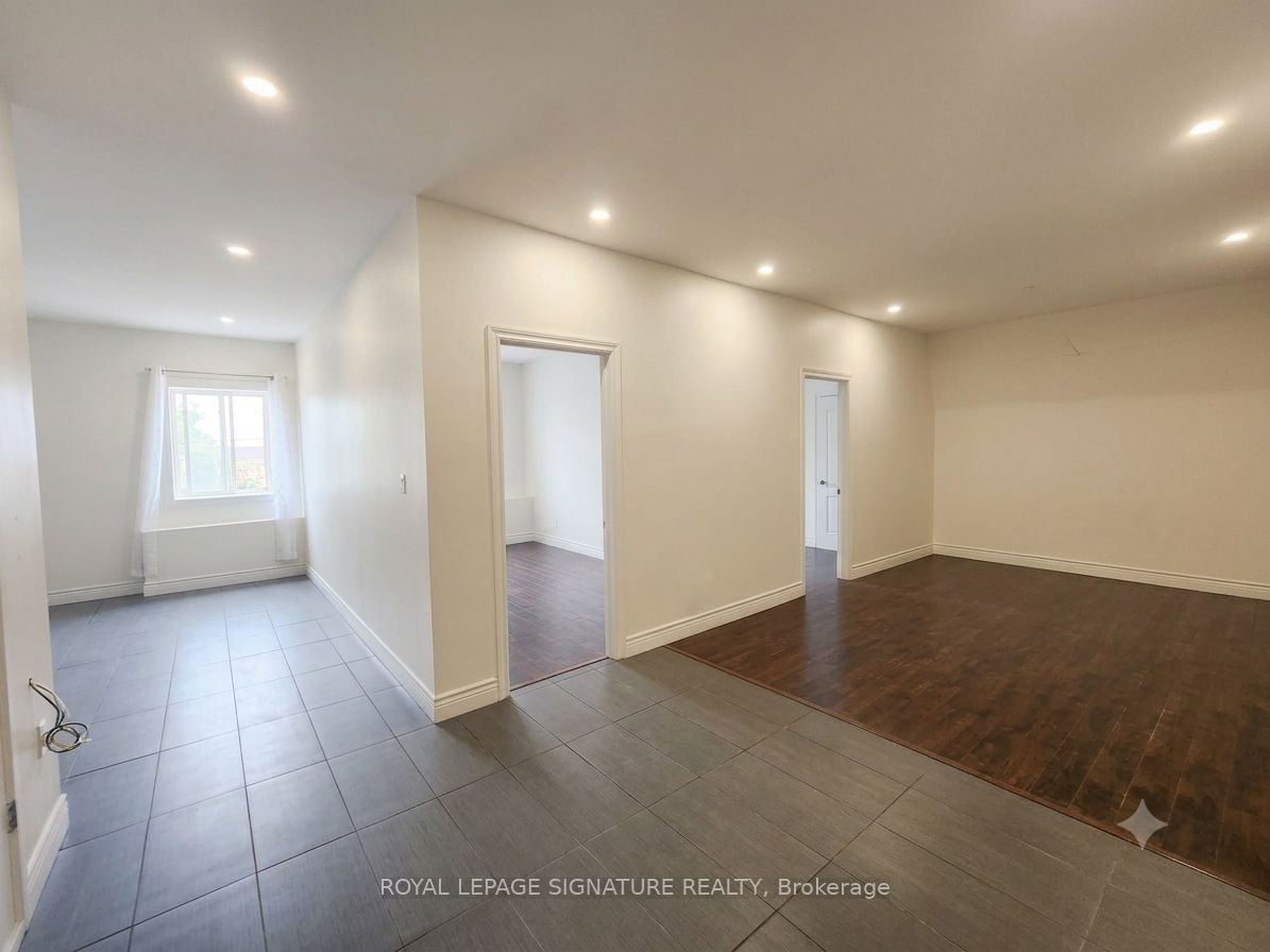 Upper 1-15 Barrie Street, Bradford West Gwillimbury, ON, L3S 0J1