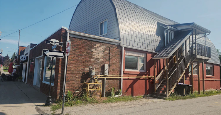 Upper 1-15 Barrie Street, Bradford West Gwillimbury, ON, L3S 0J1 - 11