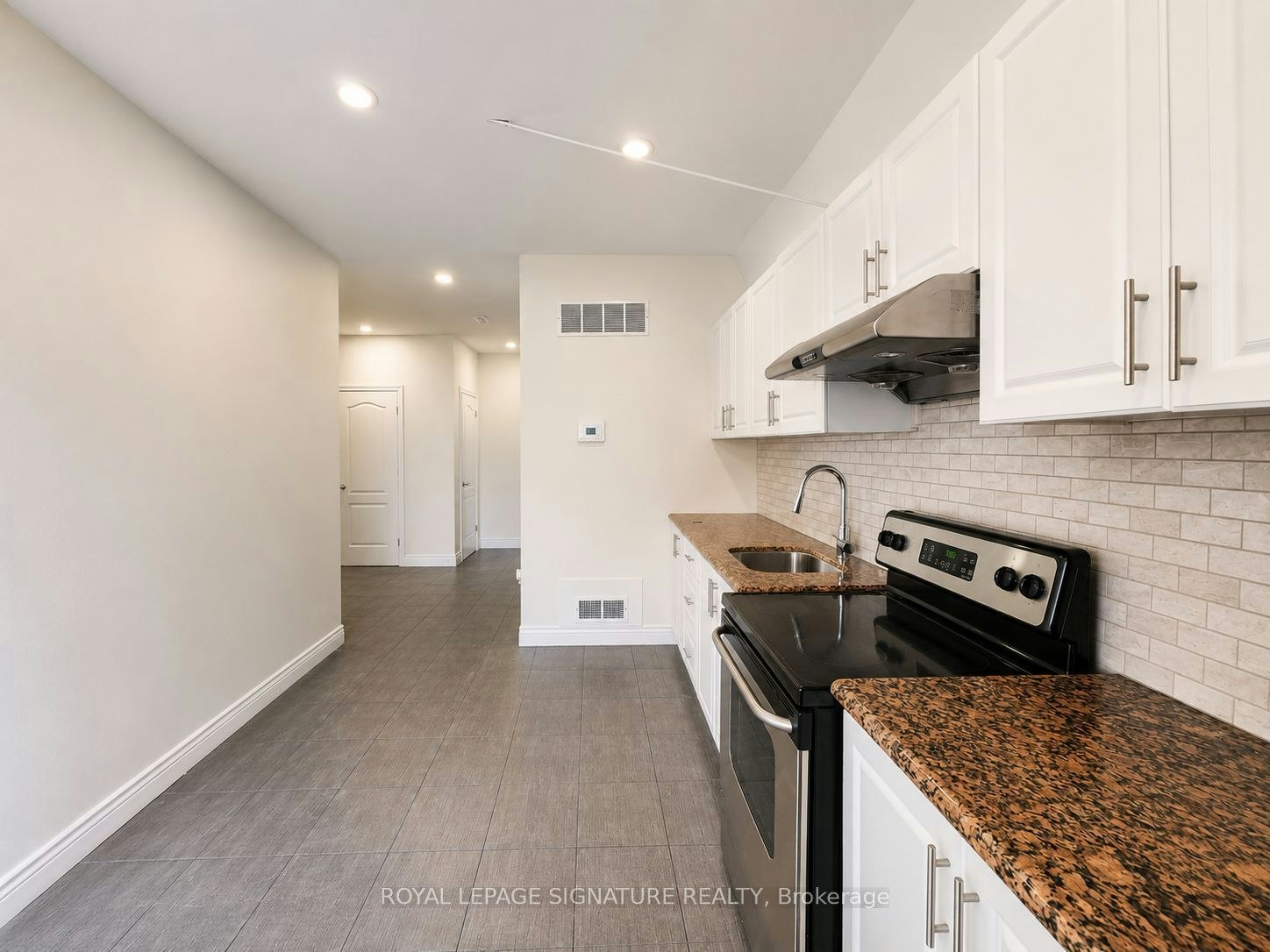 Upper 1-15 Barrie Street, Bradford West Gwillimbury, ON, L3S 0J1 - 6