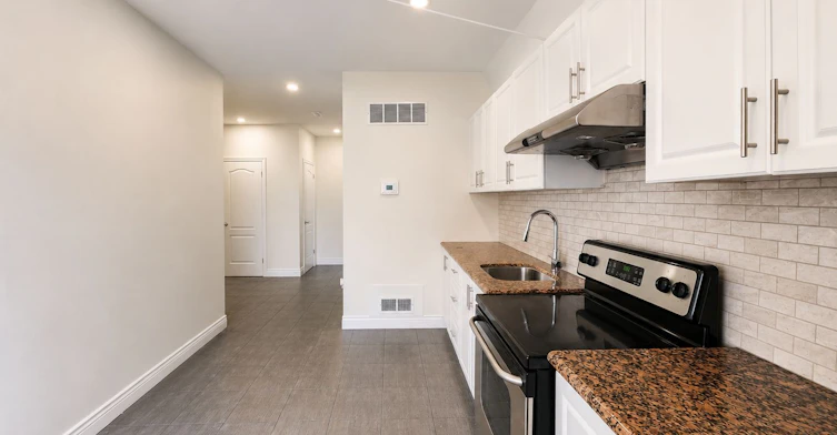 Upper 1-15 Barrie Street, Bradford West Gwillimbury, ON, L3S 0J1 - 6