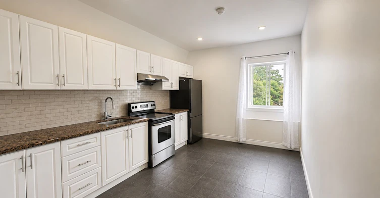 Upper 1-15 Barrie Street, Bradford West Gwillimbury, ON, L3S 0J1 - 3
