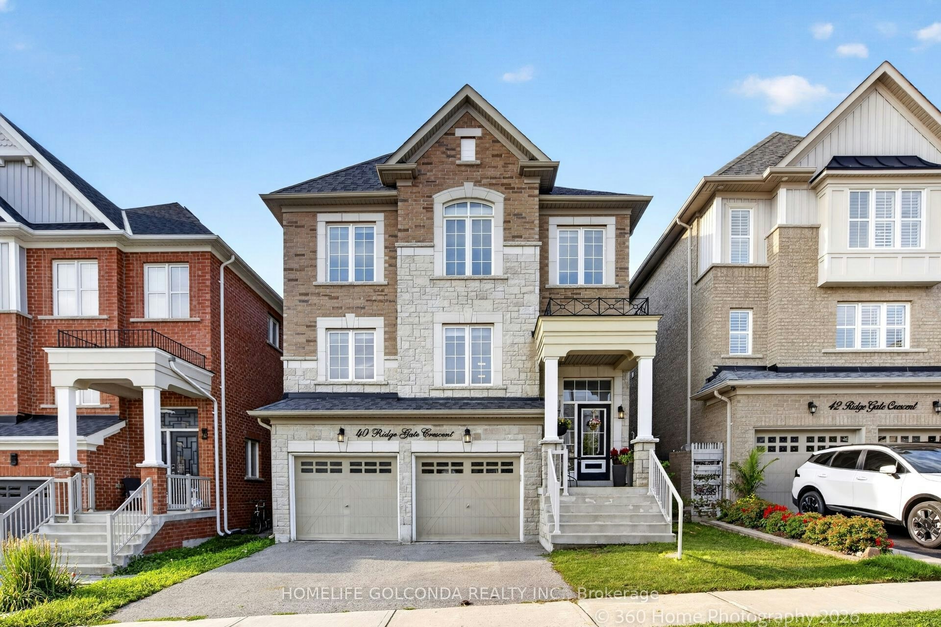 40 Ridge Gate Crescent, East Gwillimbury, ON, L0G 1M0
