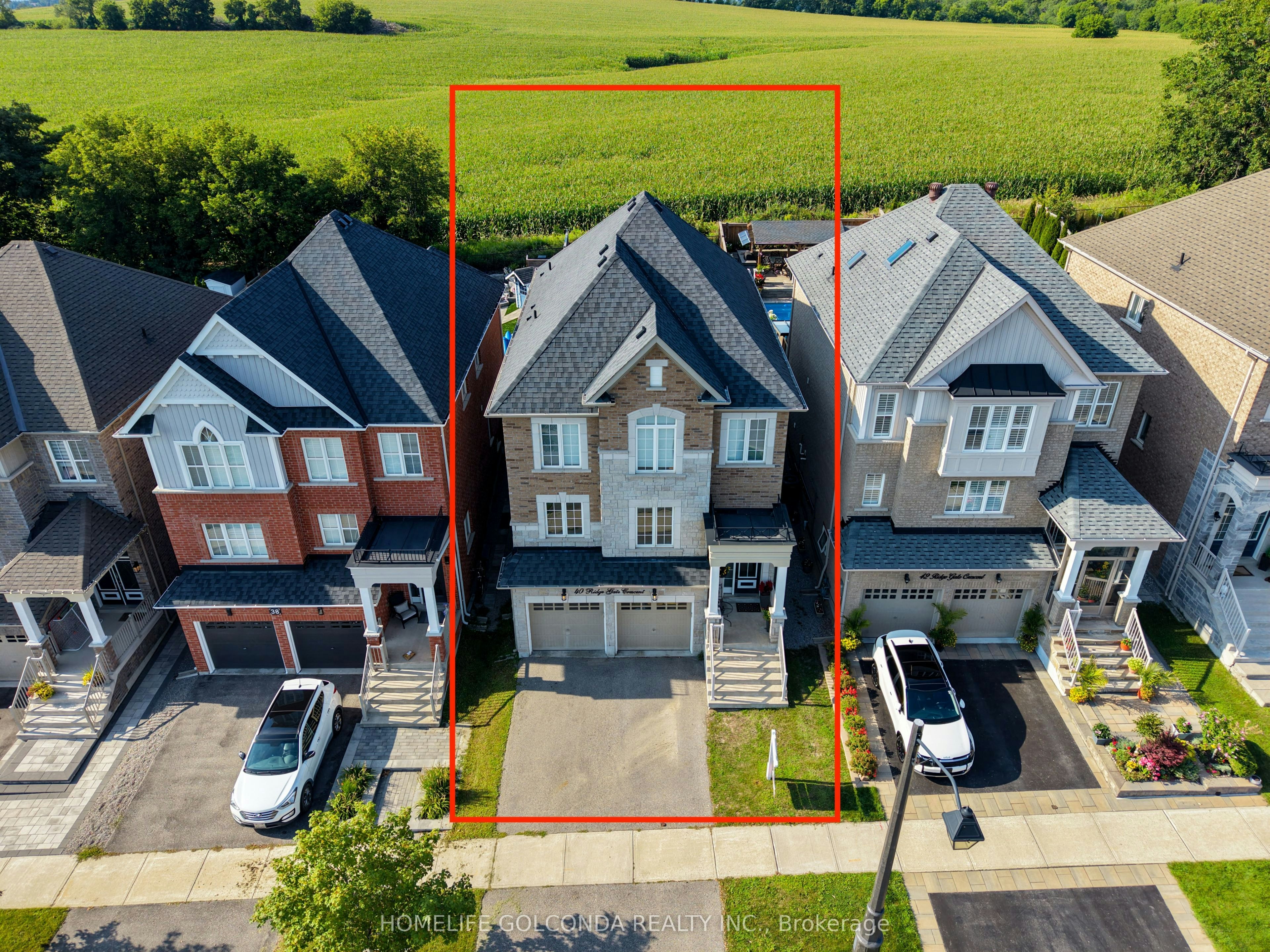 40 Ridge Gate Crescent, East Gwillimbury, ON, L0G 1M0