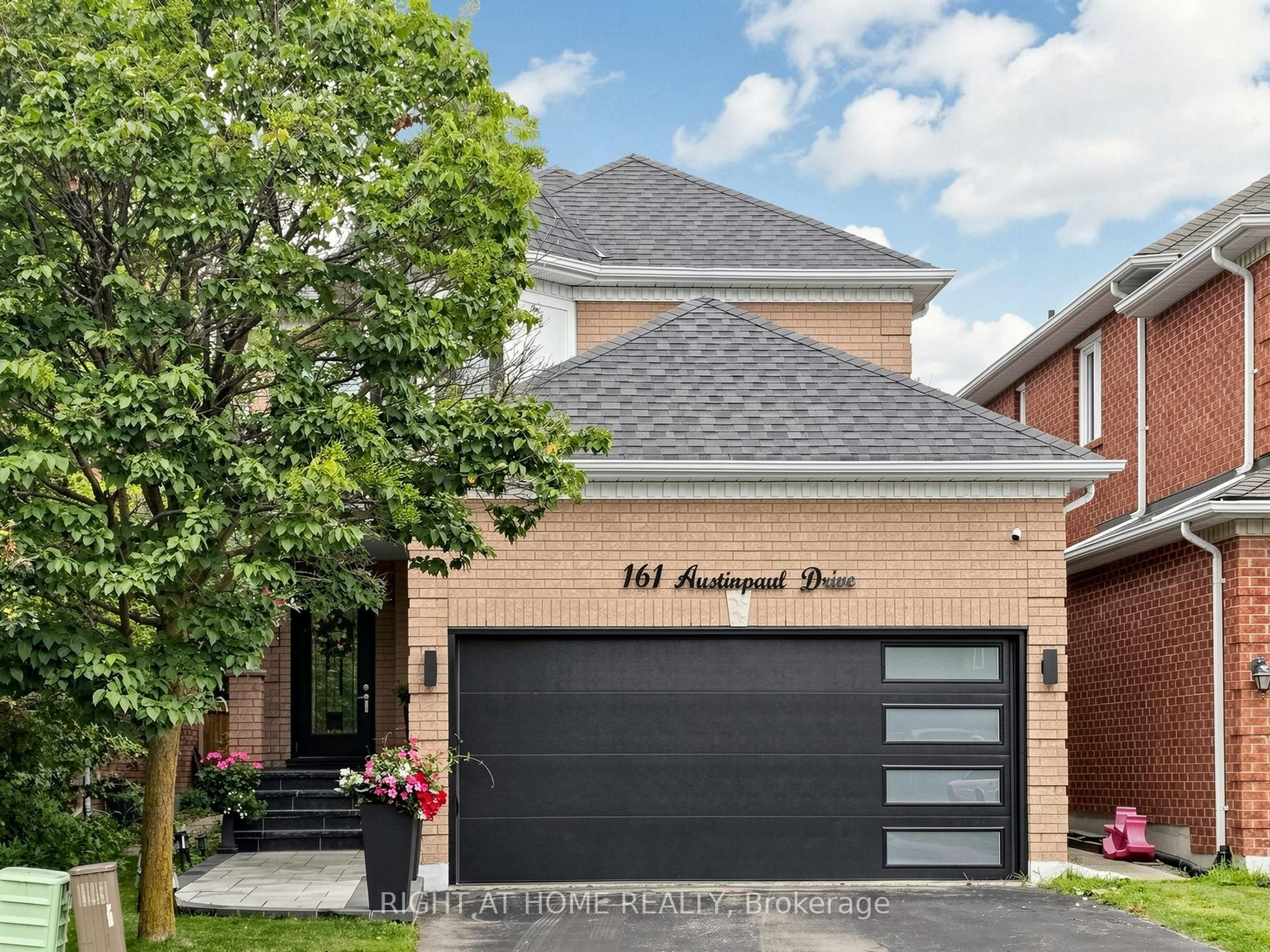 161 Austinpaul Drive N, Newmarket, ON, L3X 2K6