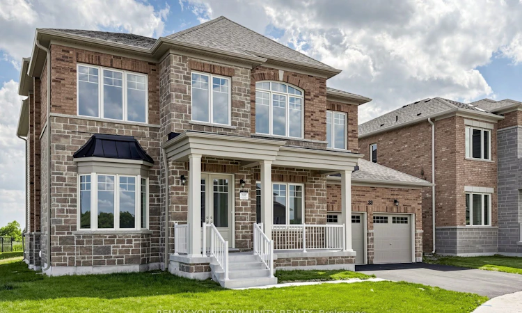 33 Lorrain Hand Crescent