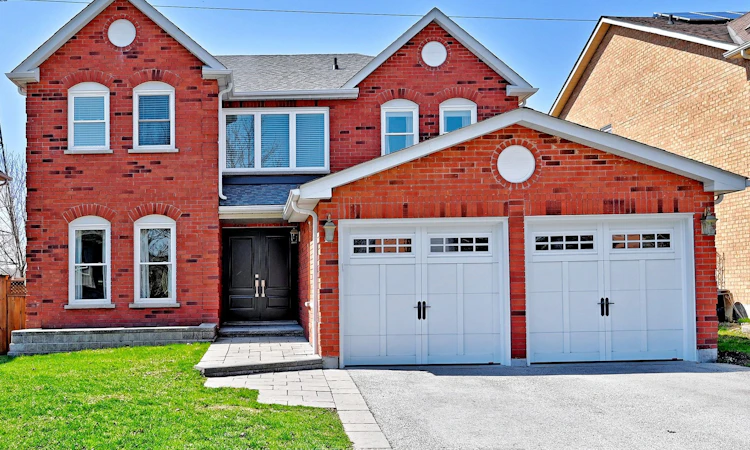 194 Chambers Crescent
