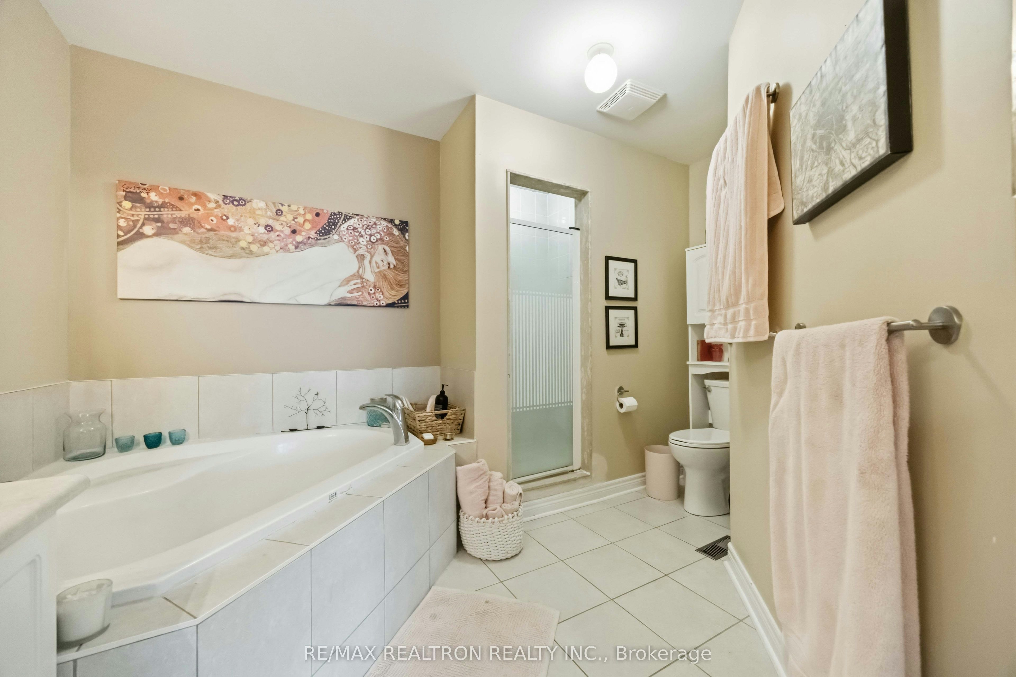23 Amberty Street, Vaughan, ON, L4J 8W6 - 23