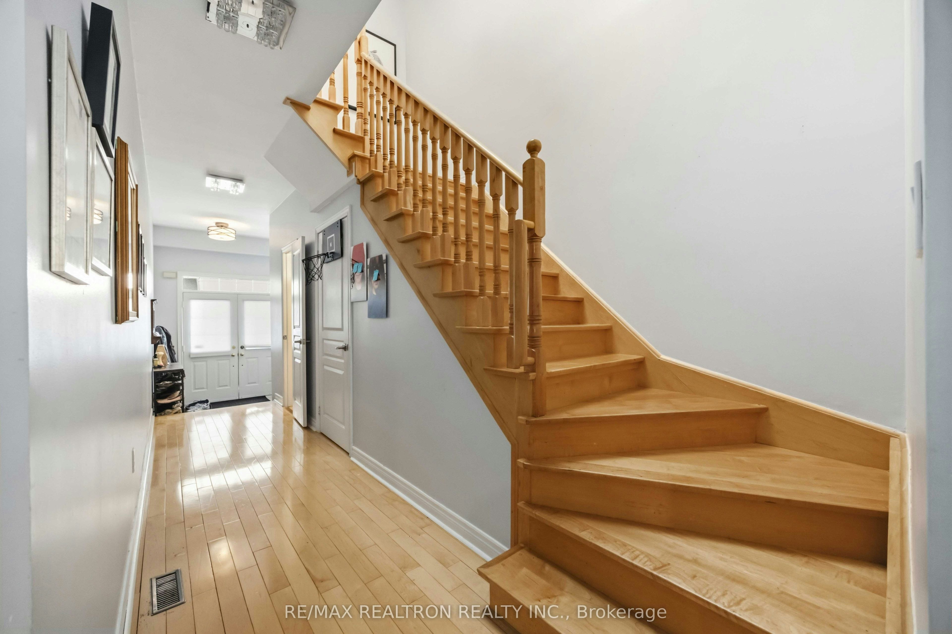 23 Amberty Street, Vaughan, ON, L4J 8W6 - 3