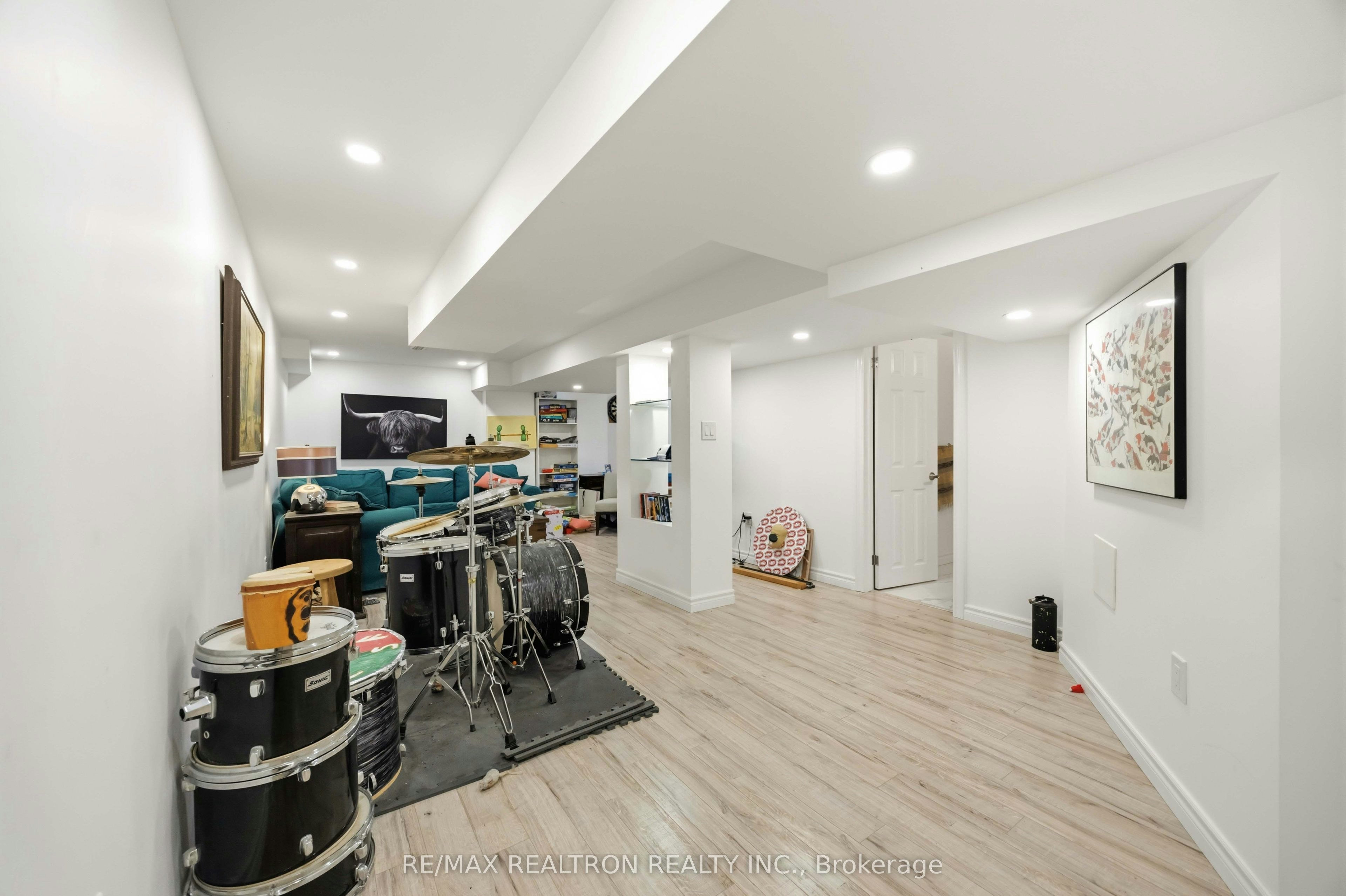 23 Amberty Street, Vaughan, ON, L4J 8W6 - 27