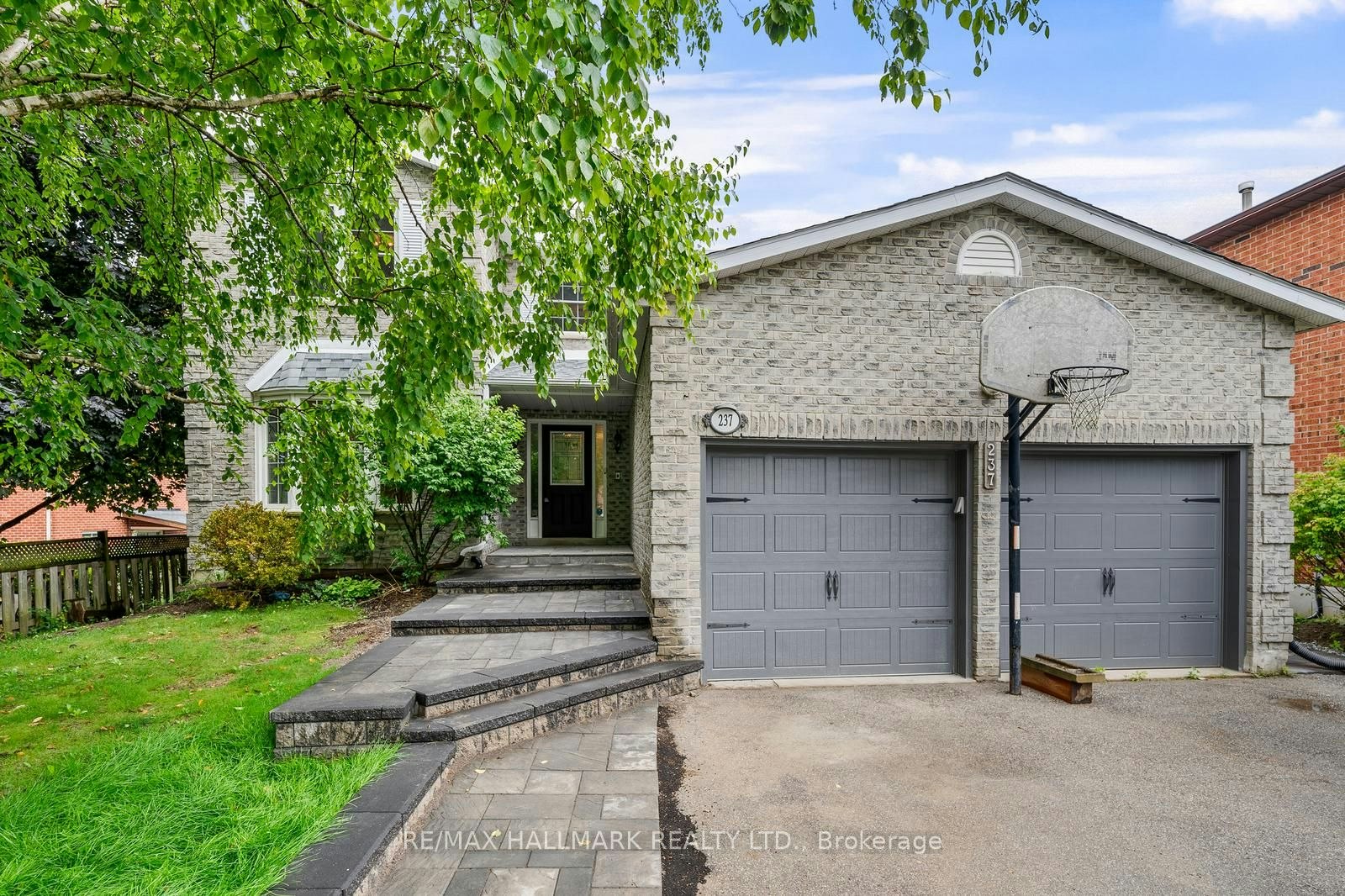 Ground-237 Osmond Crescent, Newmarket, ON, L3Y 7L3