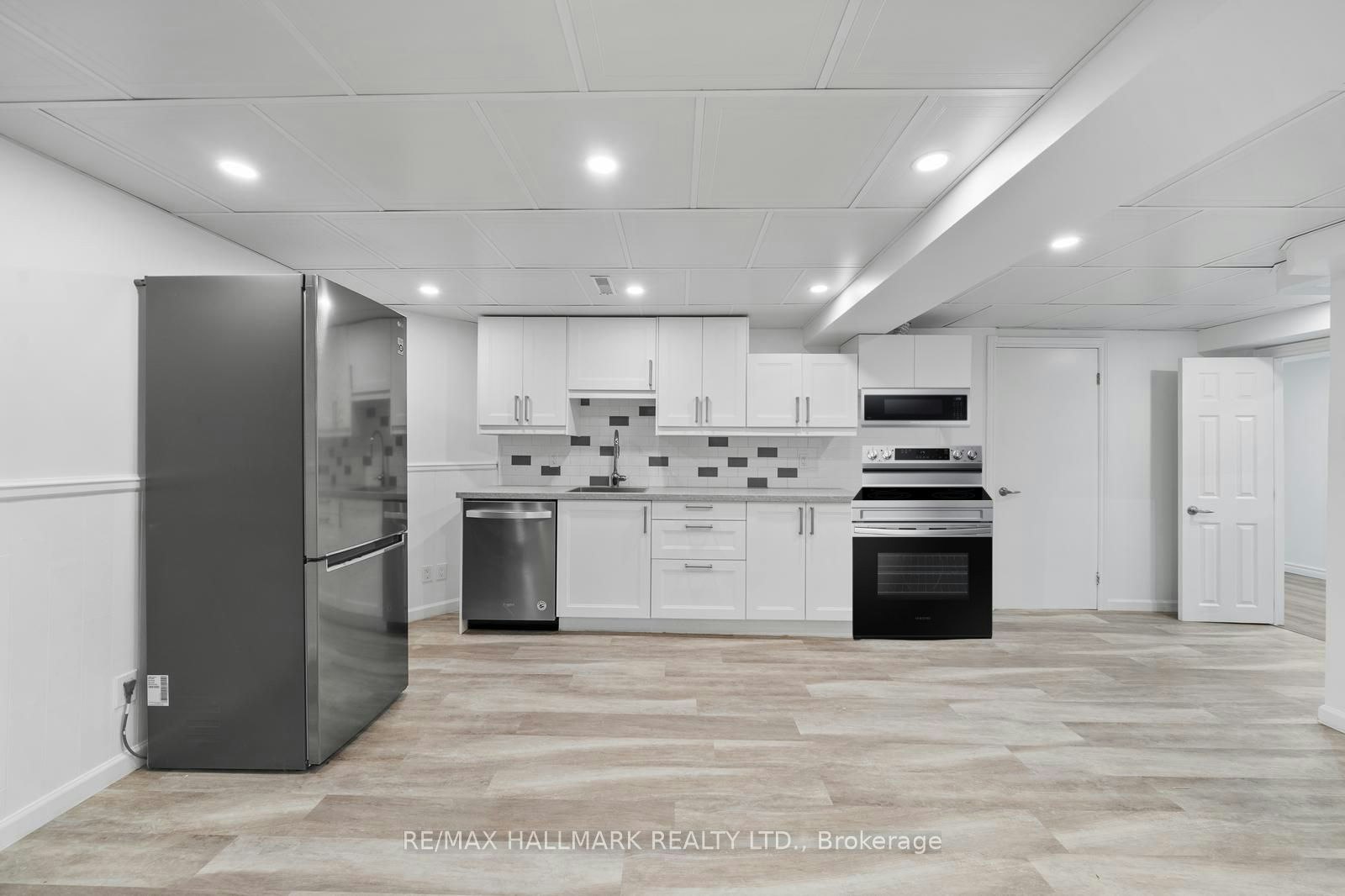 Ground-237 Osmond Crescent, Newmarket, ON, L3Y 7L3 - 3