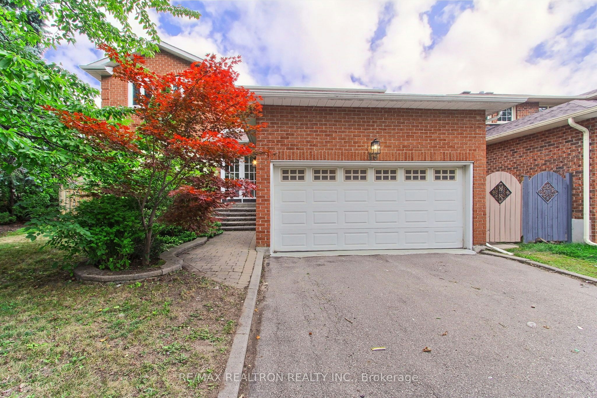 19 Crystal Drive N, Richmond Hill, ON, L4C 7Z4