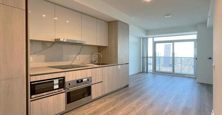 3907-8 Interchange Way, Vaughan, ON, L4K 0R2 - 3