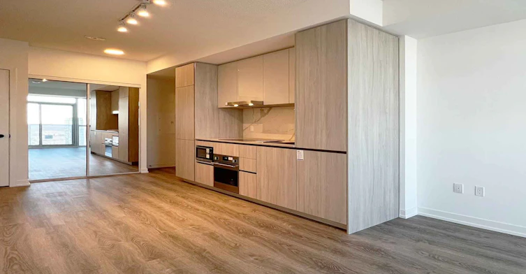 3907-8 Interchange Way, Vaughan, ON, L4K 0R2 - 2
