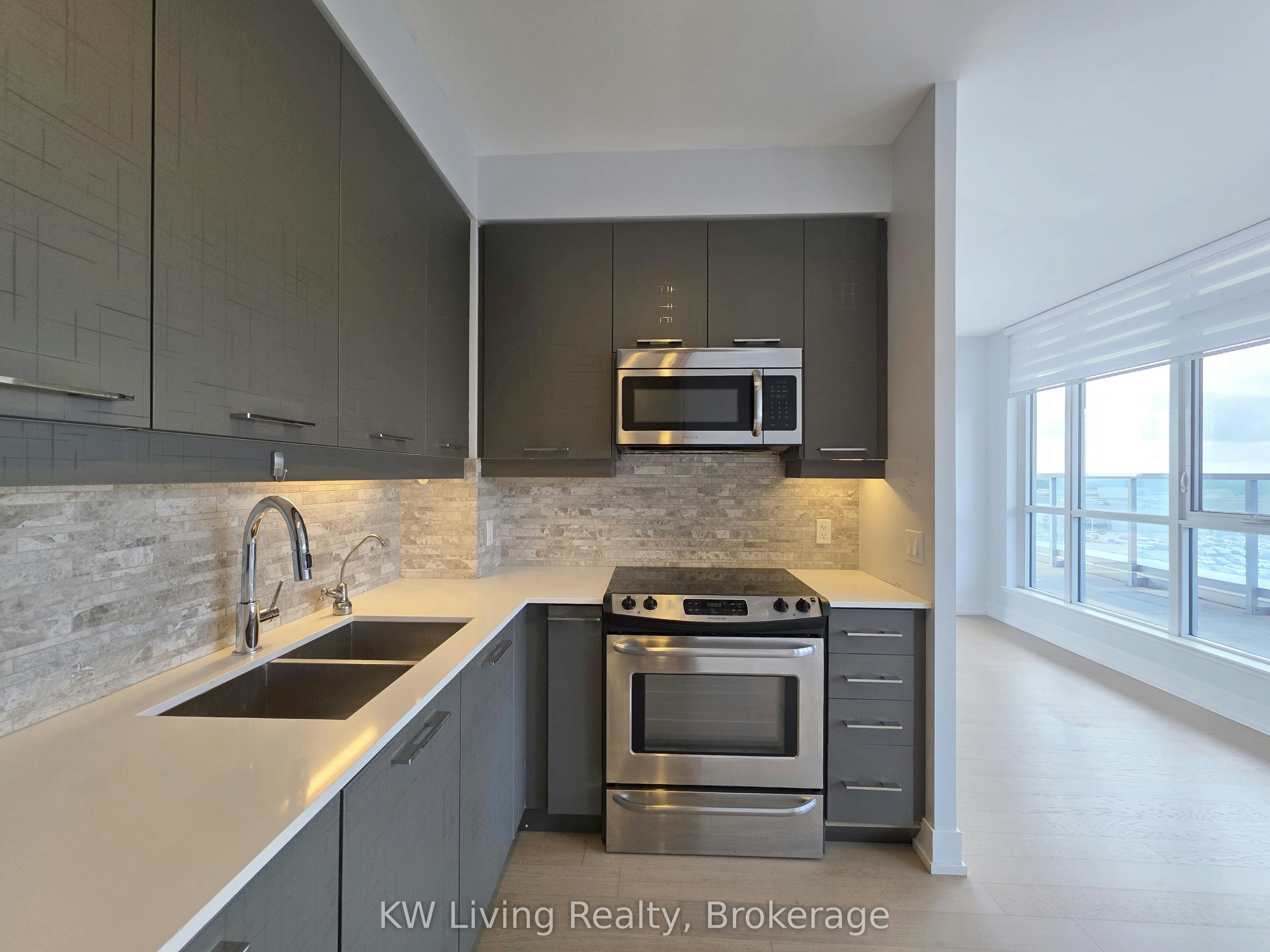 642-9471 Yonge Street, Richmond Hill, ON, L4C 0Z5 - 7