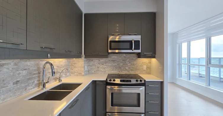 642-9471 Yonge Street, Richmond Hill, ON, L4C 0Z5 - 7