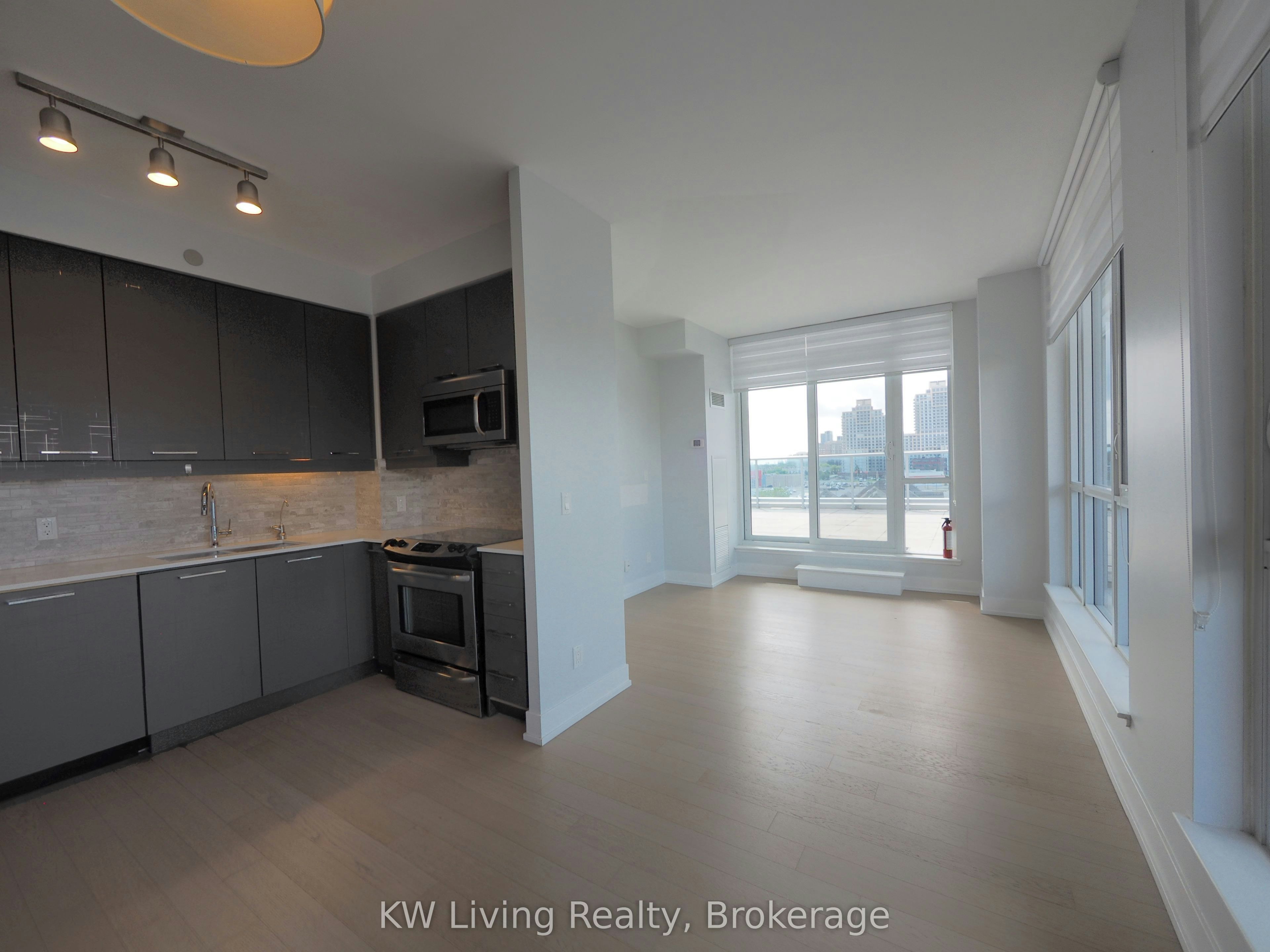 642-9471 Yonge Street, Richmond Hill, ON, L4C 0Z5 - 11