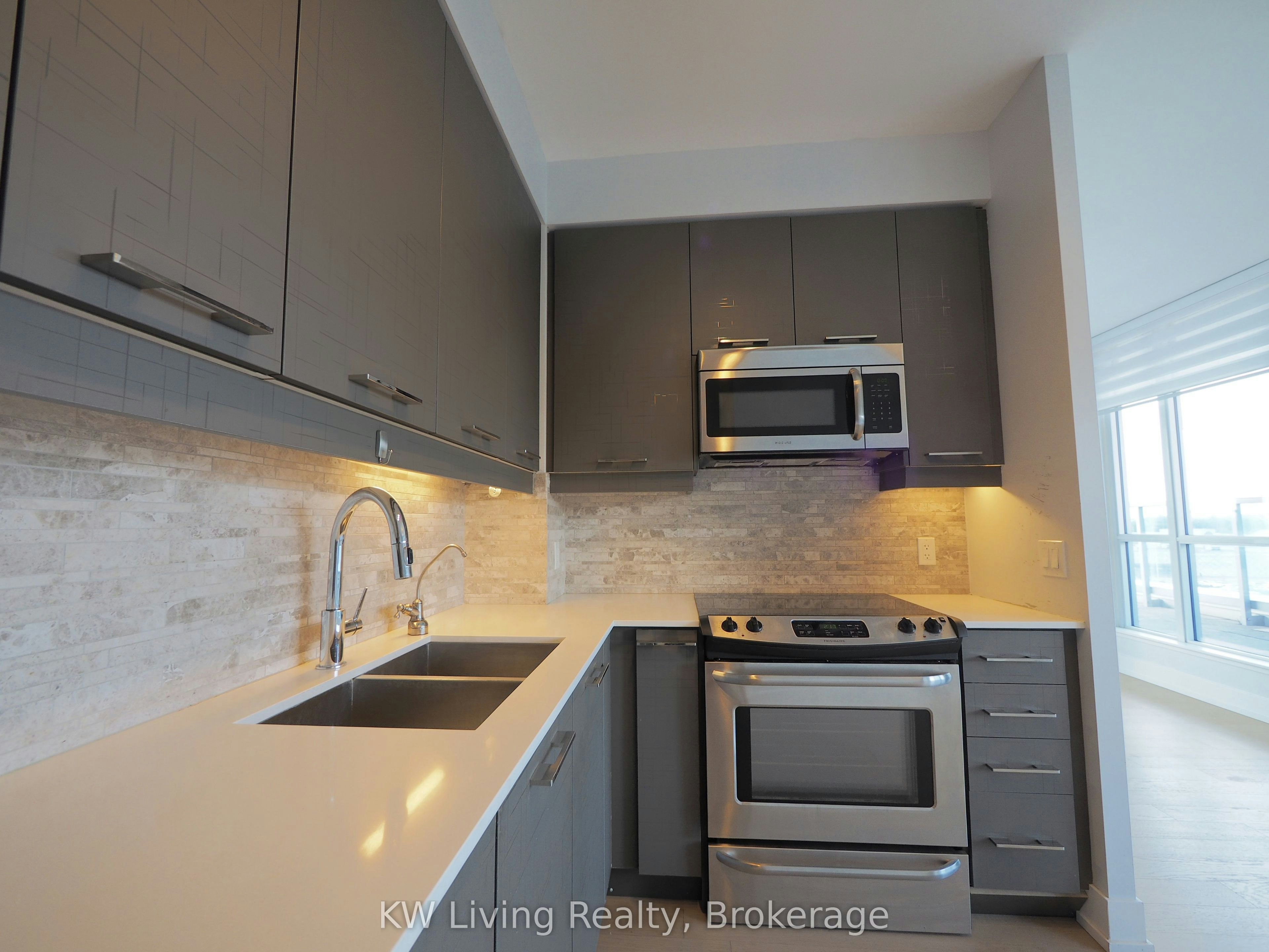 642-9471 Yonge Street, Richmond Hill, ON, L4C 0Z5 - 10