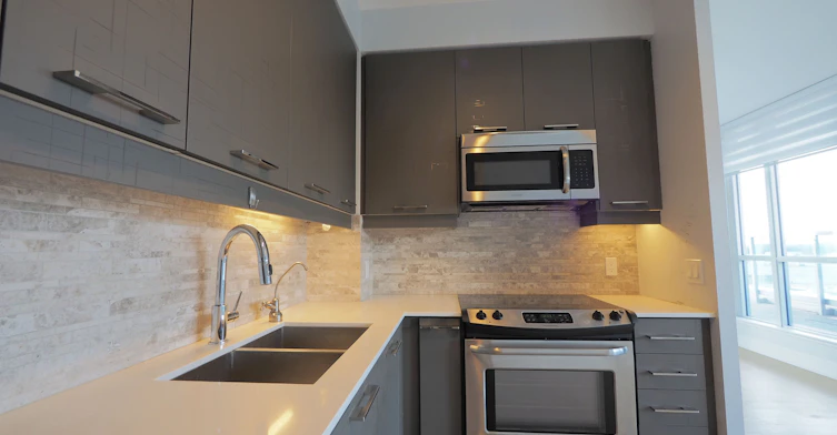642-9471 Yonge Street, Richmond Hill, ON, L4C 0Z5 - 10
