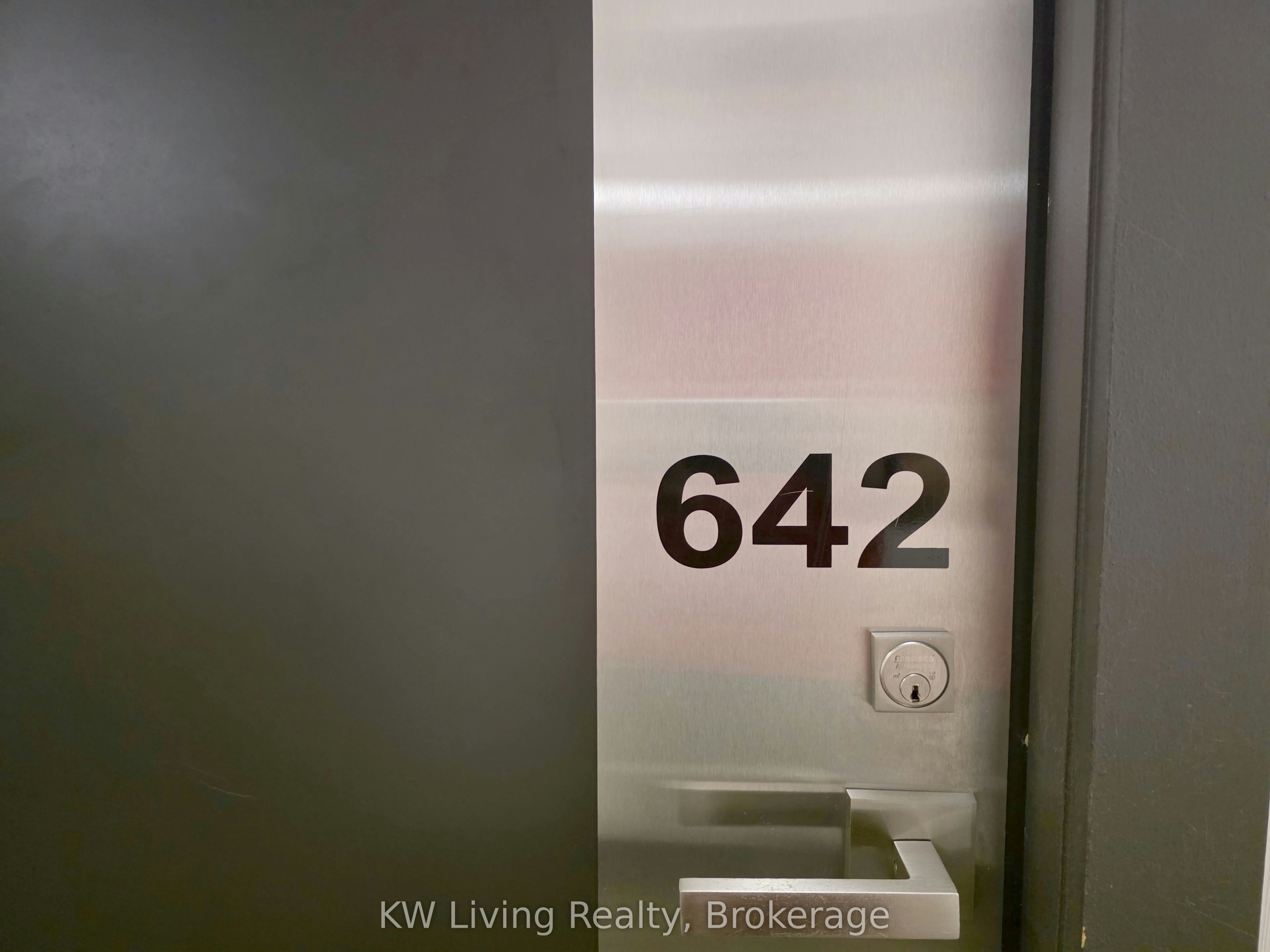 642-9471 Yonge Street, Richmond Hill, ON, L4C 0Z5 - 2