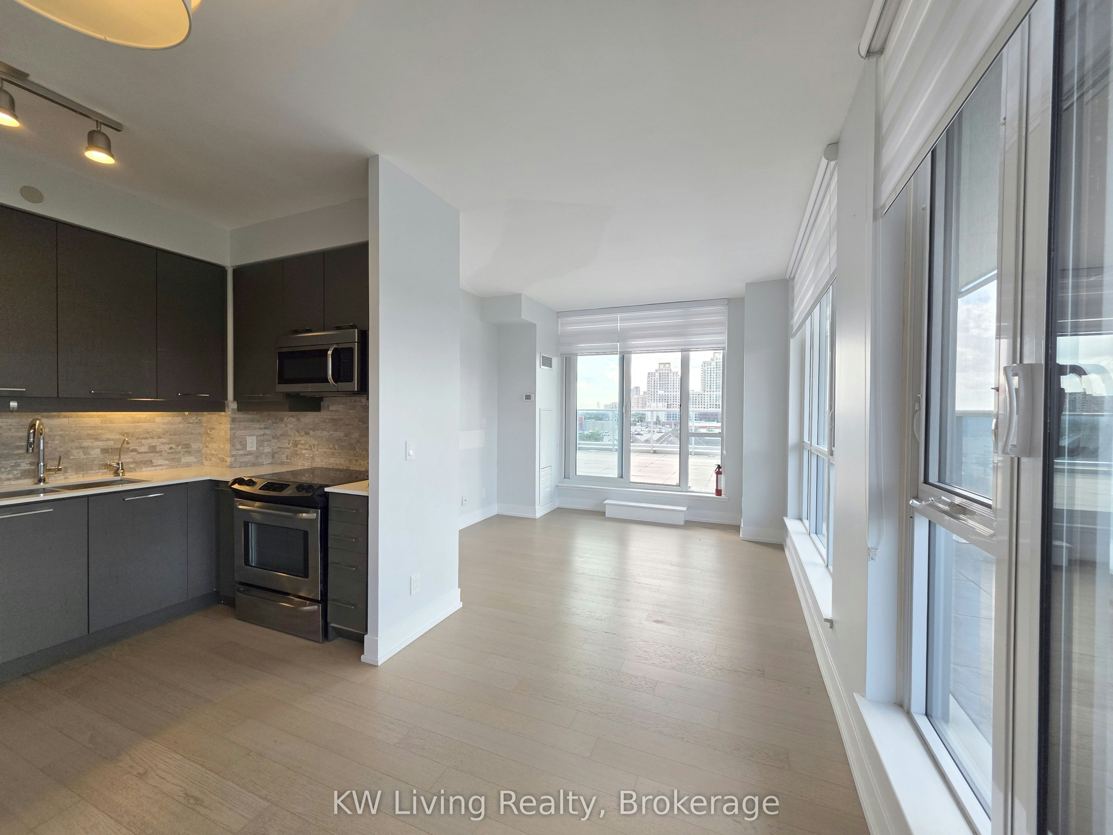 642-9471 Yonge Street, Richmond Hill, ON, L4C 0Z5 - 4