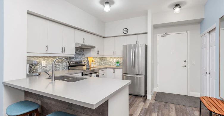202-9973 Keele Street, Vaughan, ON, L6A 3Y5 - 2