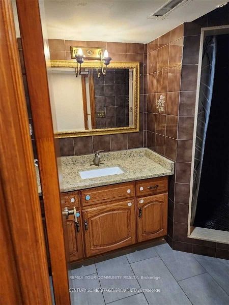 BSMT #2-45 Kersey Crescent, Richmond Hill, ON, L4C 5H4 - 6